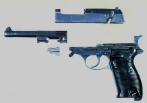 Pistola Walther P-38 de fabricação Mauser durante a II Guerra